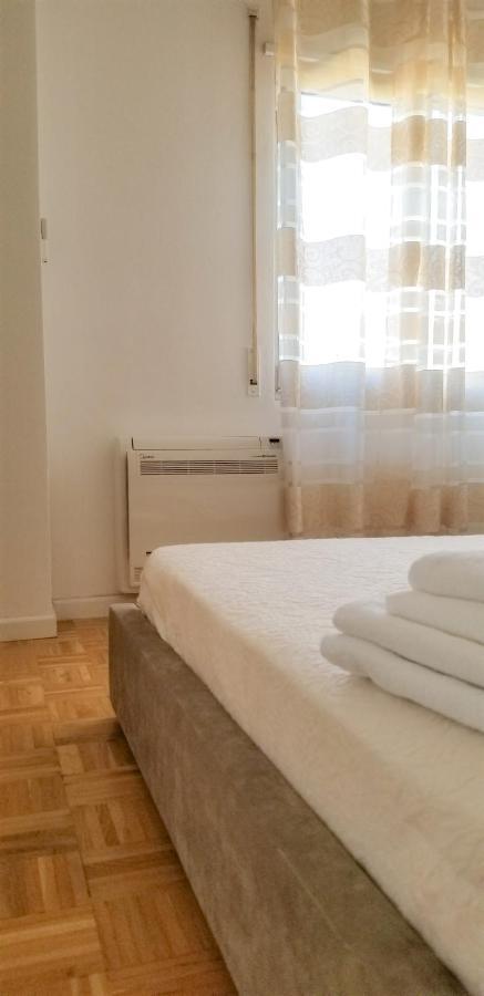 City Center Cute And Comfy Apartment - Ajia Apartments Τίρανα Εξωτερικό φωτογραφία