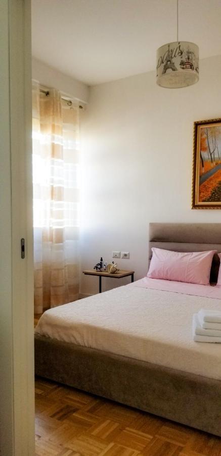 City Center Cute And Comfy Apartment - Ajia Apartments Τίρανα Εξωτερικό φωτογραφία