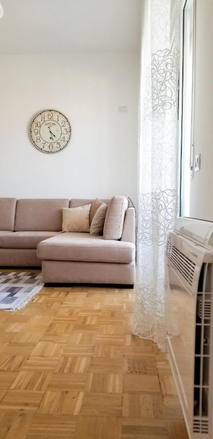 City Center Cute And Comfy Apartment - Ajia Apartments Τίρανα Εξωτερικό φωτογραφία